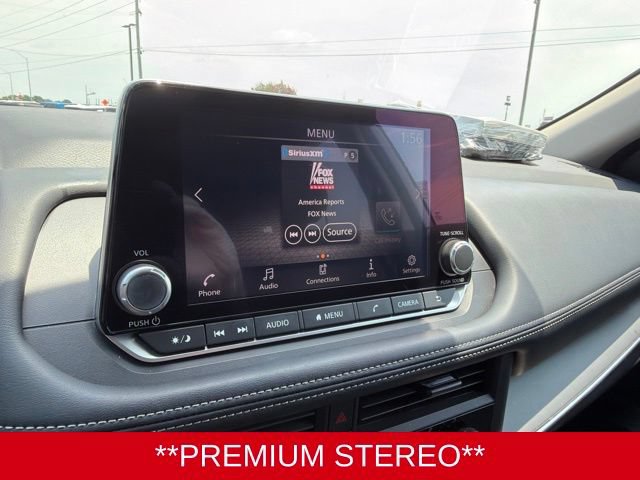 Used 2024 Nissan Rogue S AWD/4WD image 14
