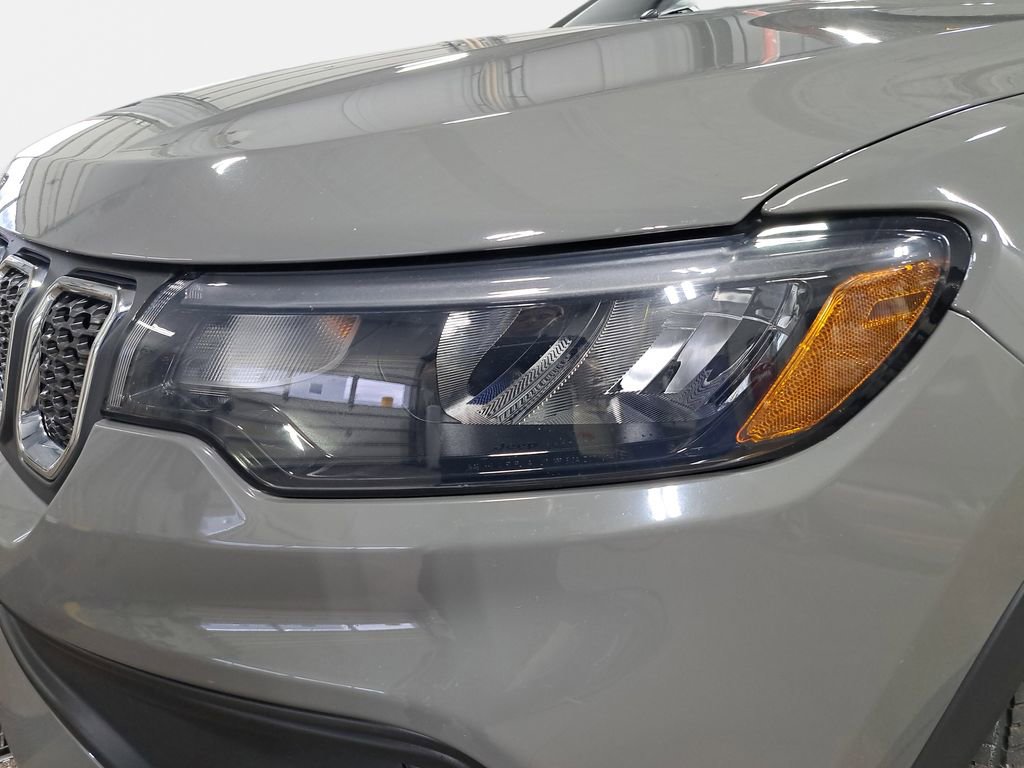 Certified 2023 Jeep Compass Latitude image 29