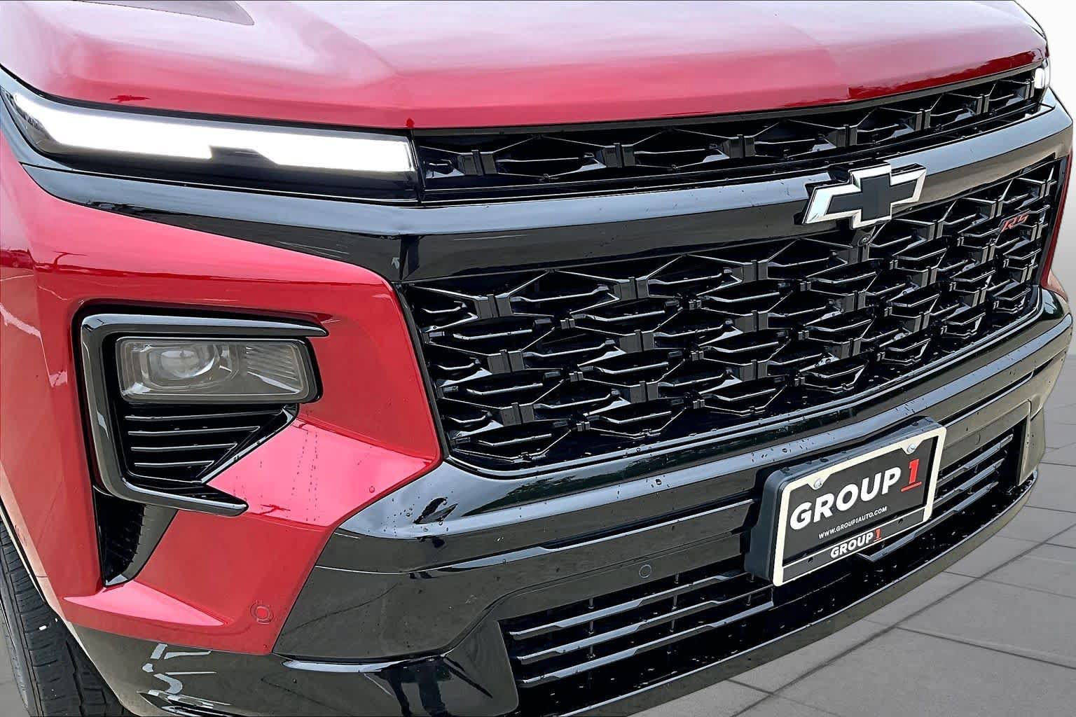 Used 2024 Chevrolet Traverse RS FWD image 30