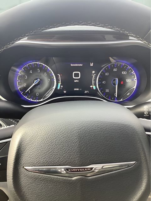 Certified 2024 Chrysler Pacifica Limited image 13