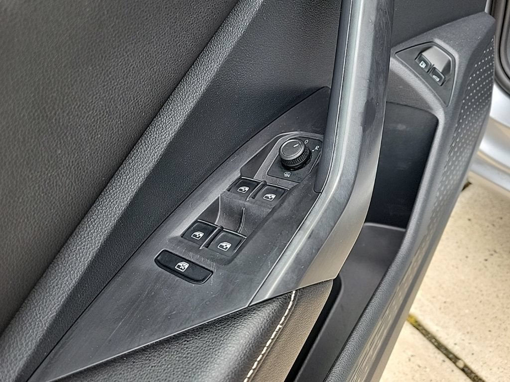Used 2024 Volkswagen Jetta SE FWD image 28