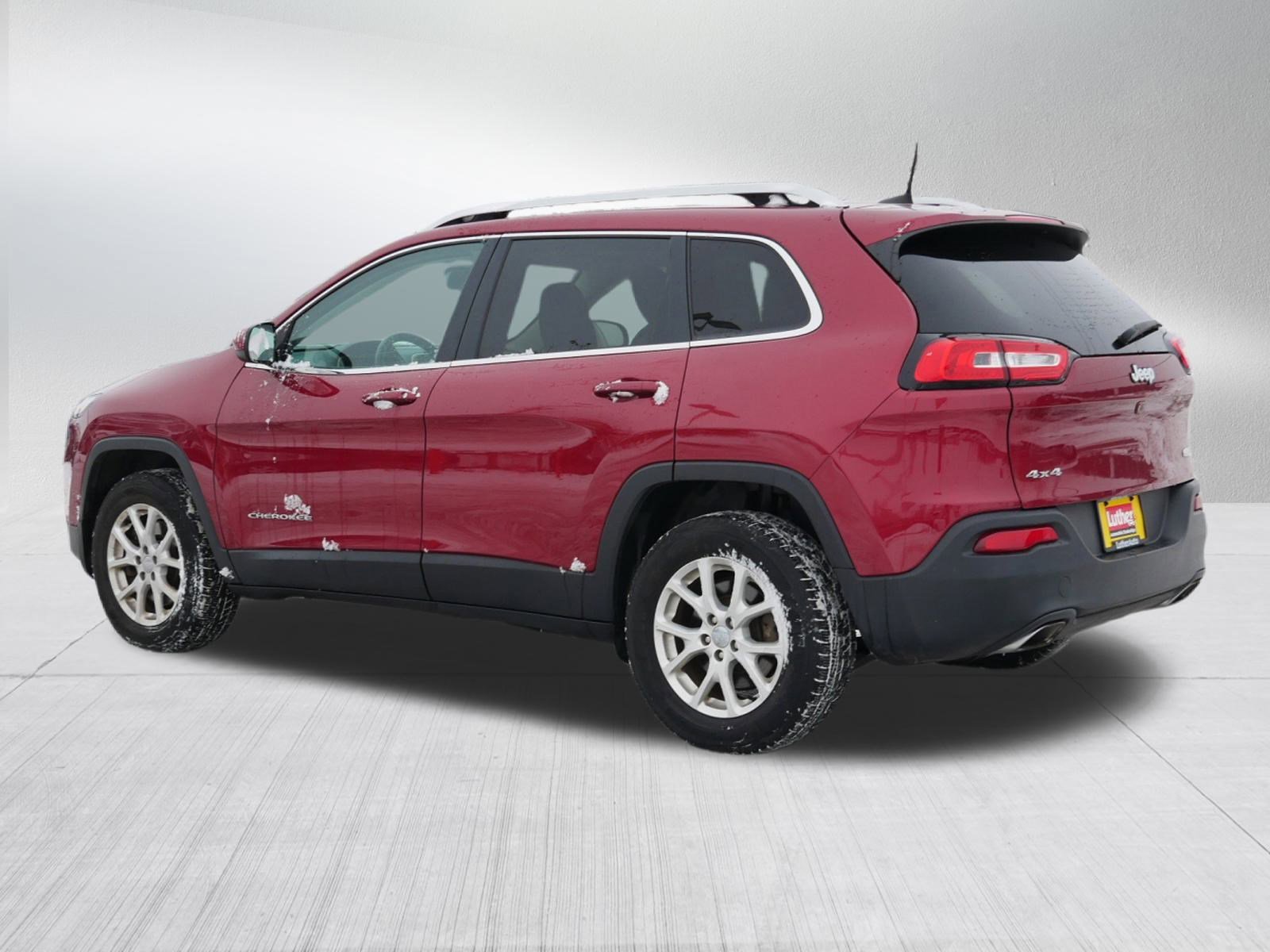 Used 2017 Jeep Cherokee Latitude image 5