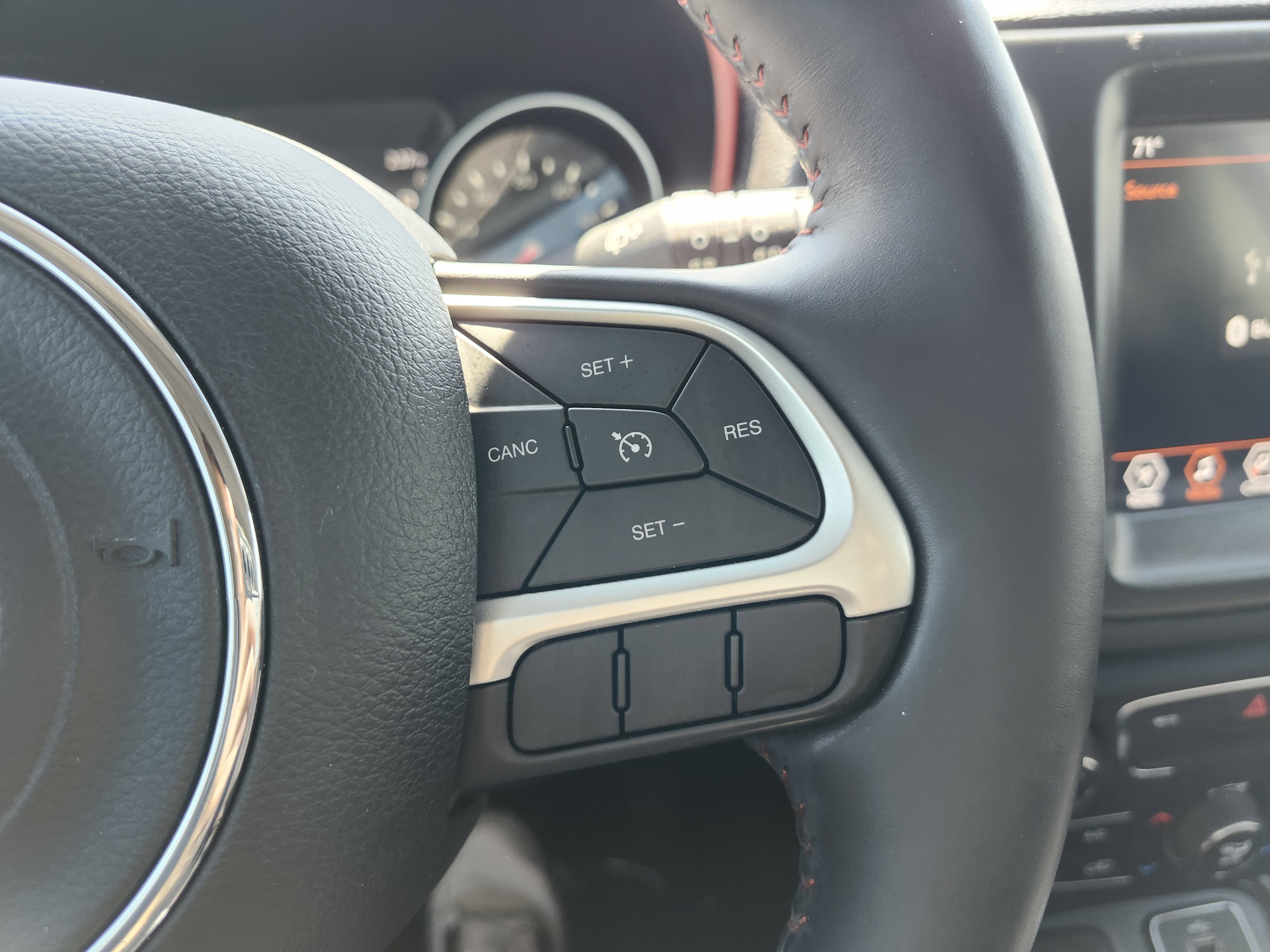 Used 2017 Jeep Compass Trailhawk w/ Leather Interior Group image 32