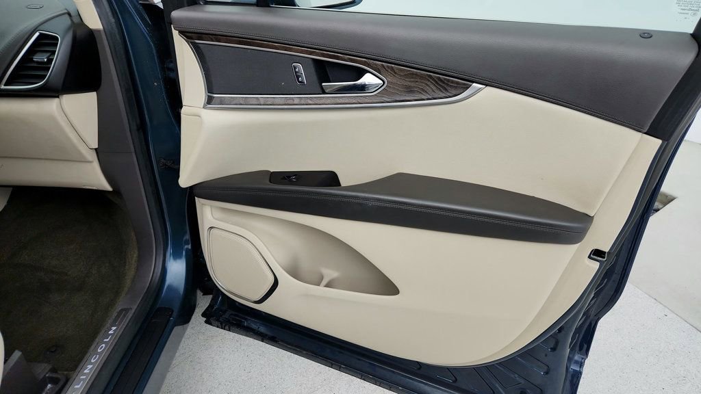 Used 2016 Lincoln MKX Reserve w/ Technology Package image 28