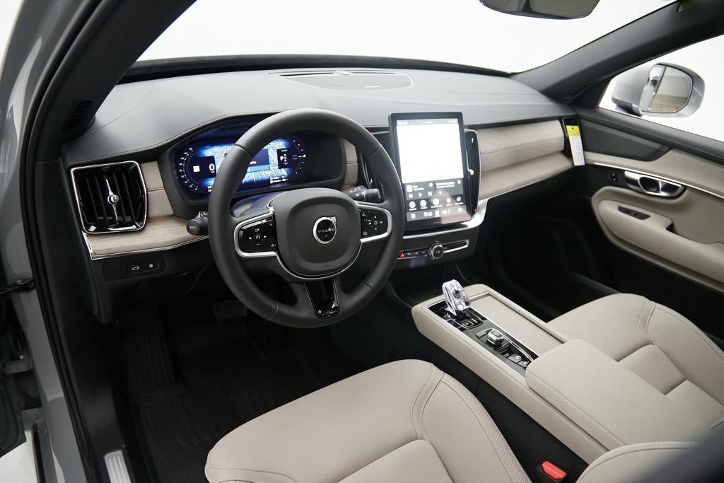 New 2026 Volvo XC90 T8 Plus w/ Protection Package Premier AWD/4WD image 11