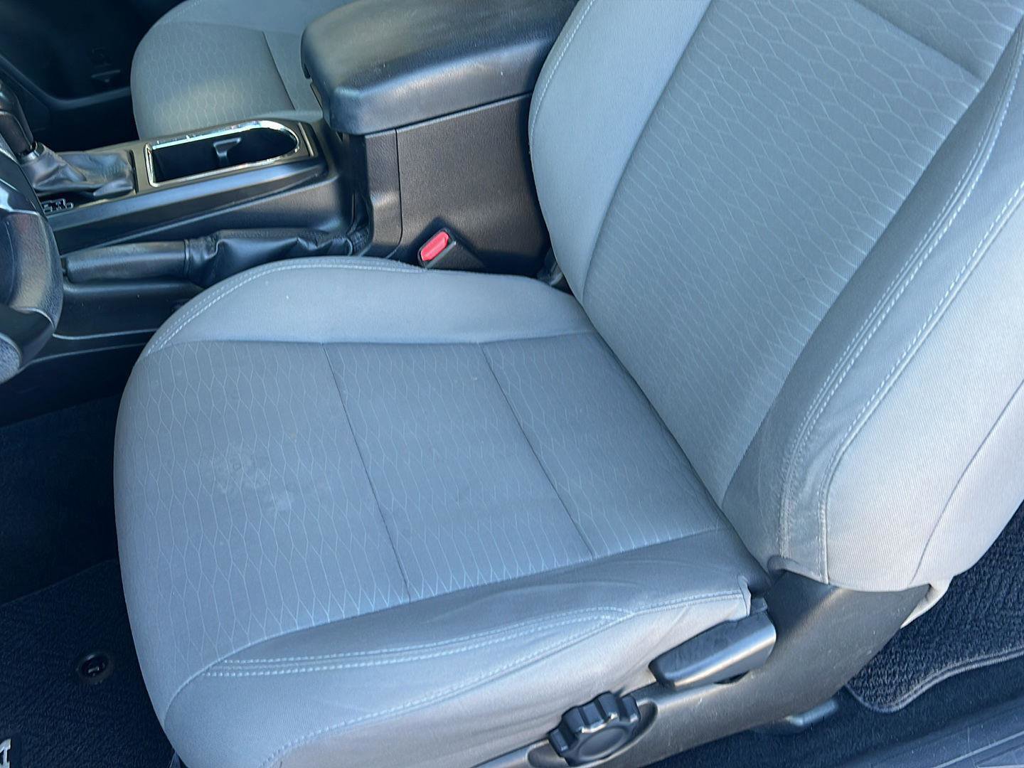 Used 2016 Toyota Tacoma SR image 27