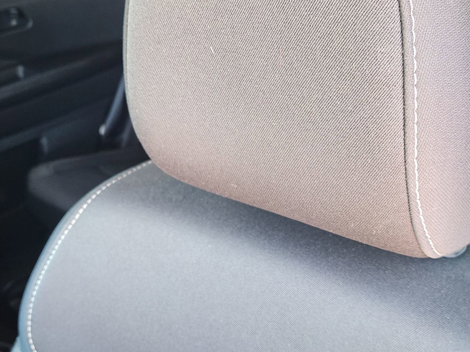 Used 2023 Nissan Pathfinder S image 18