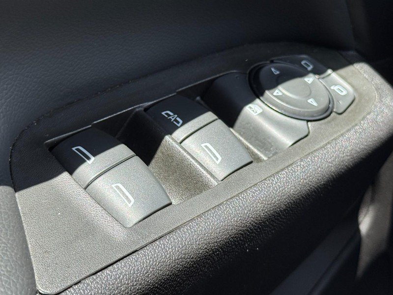 Used 2024 Chevrolet Equinox LT w/ LPO, Floor Liner Package FWD image 21