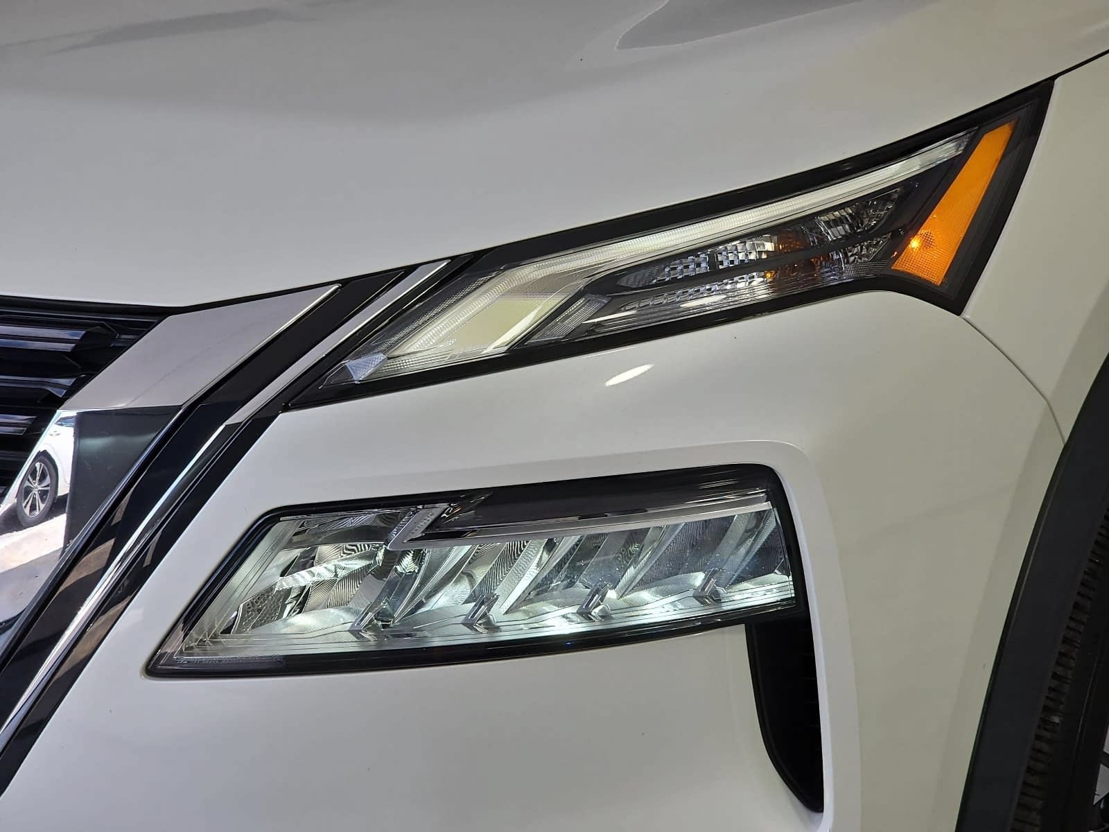 Used 2023 Nissan Rogue SV FWD image 28
