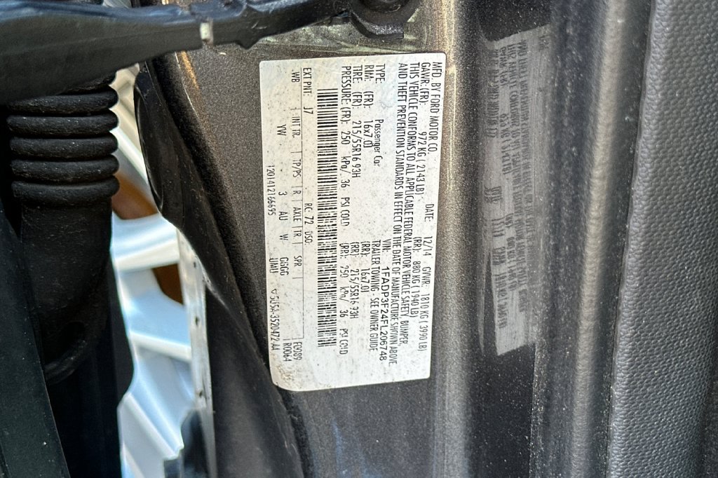 Used 2015 Ford Focus SE FWD image 30