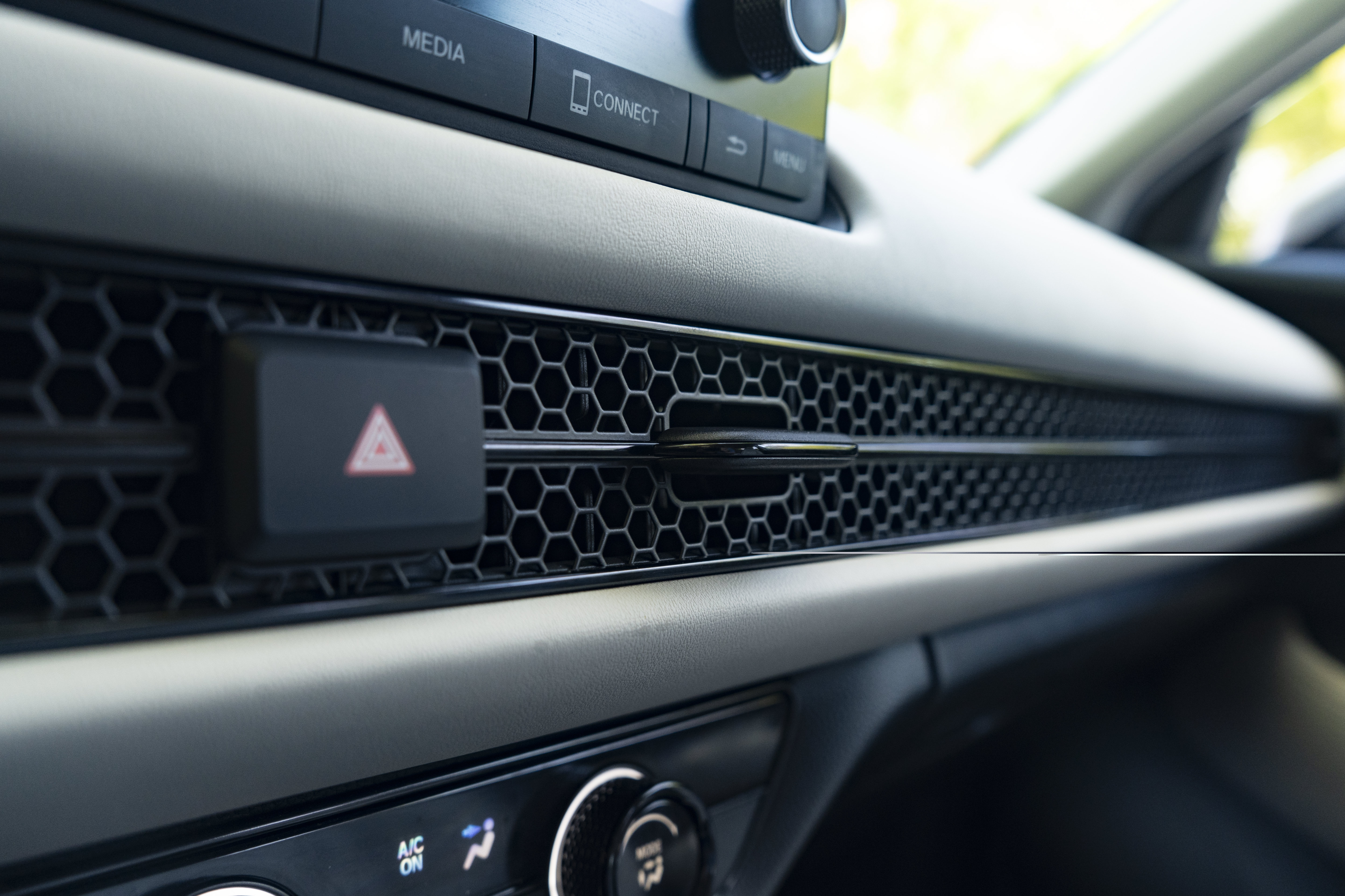 Certified 2024 Honda HR-V LX image 33