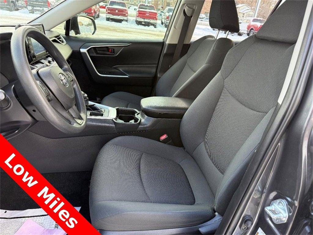 Used 2019 Toyota RAV4 LE image 16