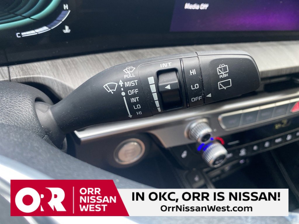 Used 2024 Kia Telluride EX w/ EX Captain's Chair Package image 30