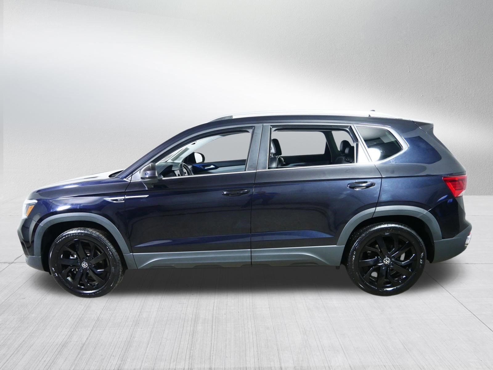 Certified 2022 Volkswagen Taos SE w/ Panoramic Sunroof Package image 4