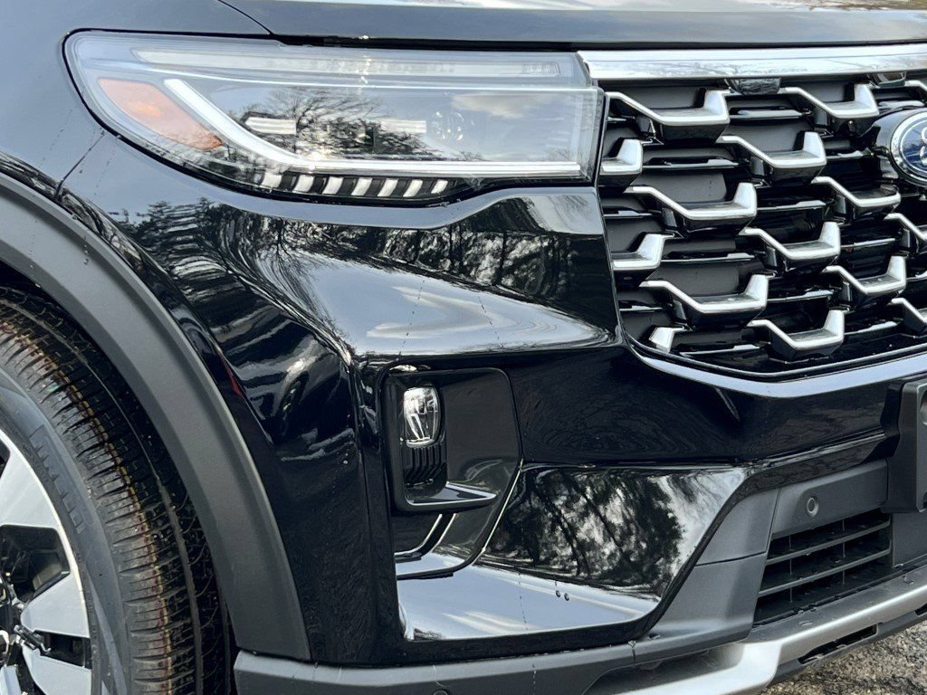 New 2026 Ford Explorer Platinum w/ LUX Leather Package AWD/4WD image 2