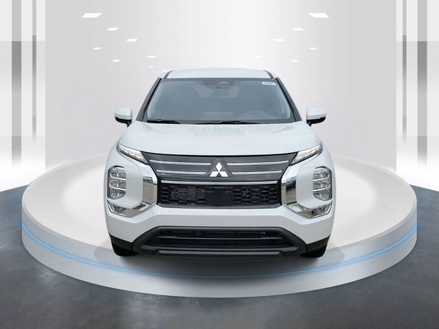 New 2026 Mitsubishi Outlander ES FWD image 2
