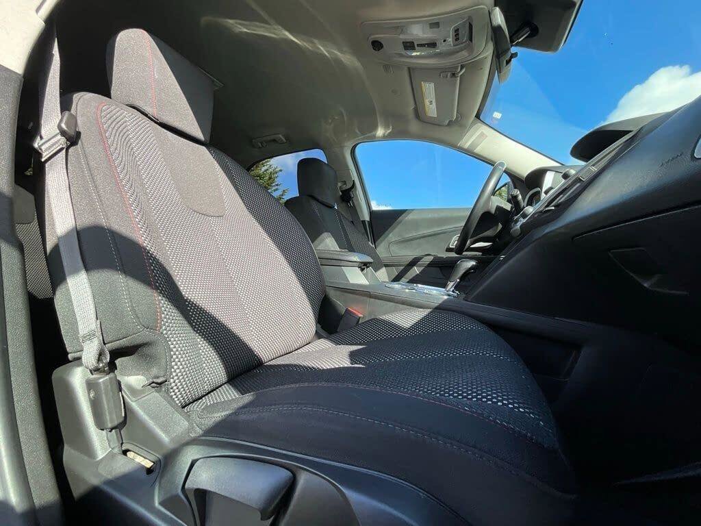 Used 2017 Chevrolet Equinox LT w/ Convenience Package image 12