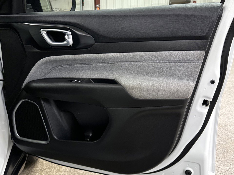 Used 2025 Jeep Compass Latitude w/ Convenience Group image 21