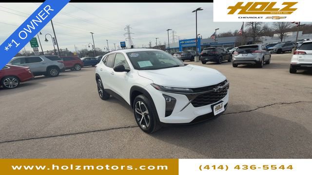 Certified 2024 Chevrolet Trax RS w/ Driver Confidence Package image 2