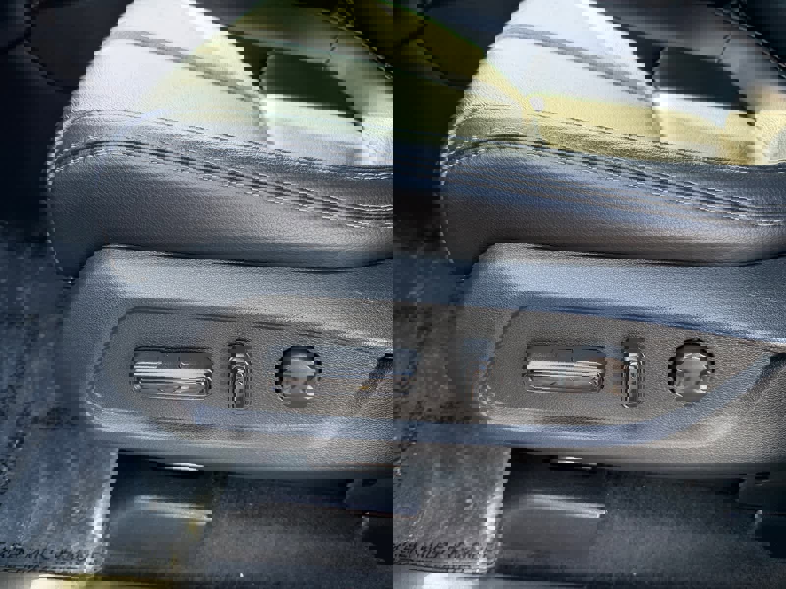 Used 2023 Honda Pilot Touring image 15