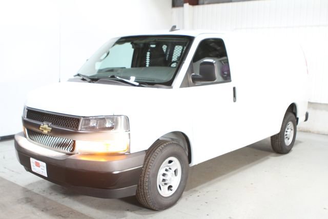 Used 2019 Chevrolet Express 3500 w/ Driver Convenience Package image 9