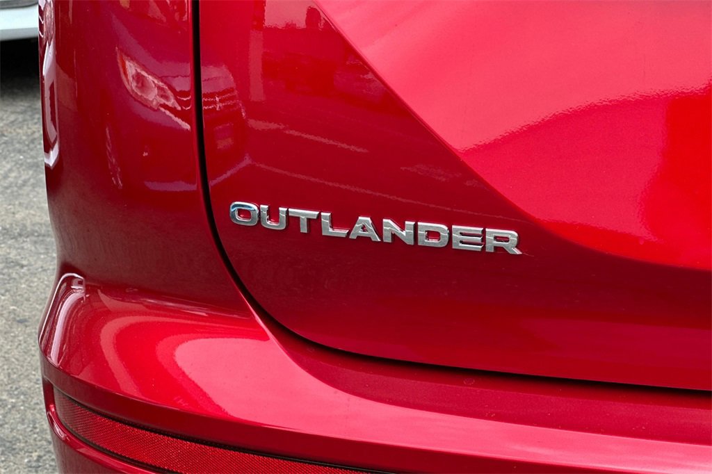 New 2025 Mitsubishi Outlander ES image 27