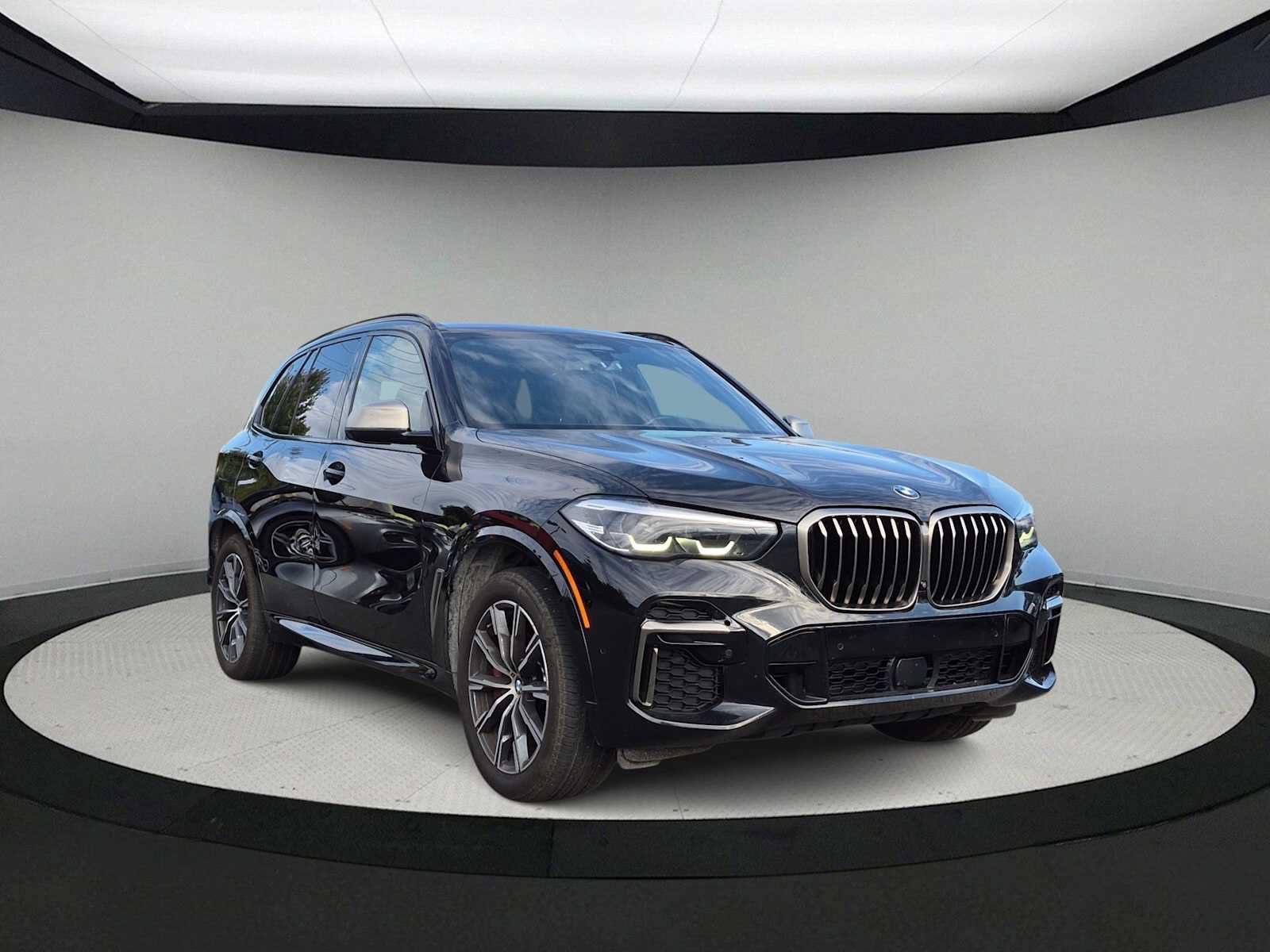 Used 2022 BMW X5 M50i AWD/4WD image 2