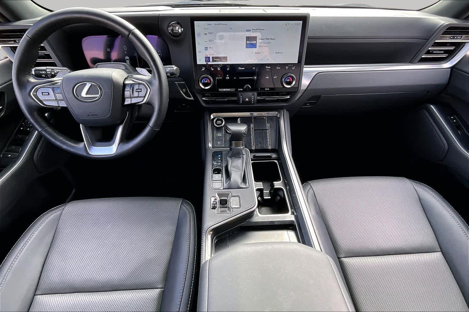 Used 2025 Lexus GX 550 w/ Accessory Package (2T) AWD/4WD image 13