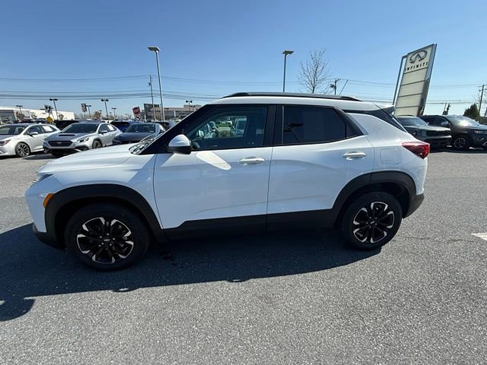 Used 2023 Chevrolet TrailBlazer LT w/ Convenience Package AWD/4WD image 7