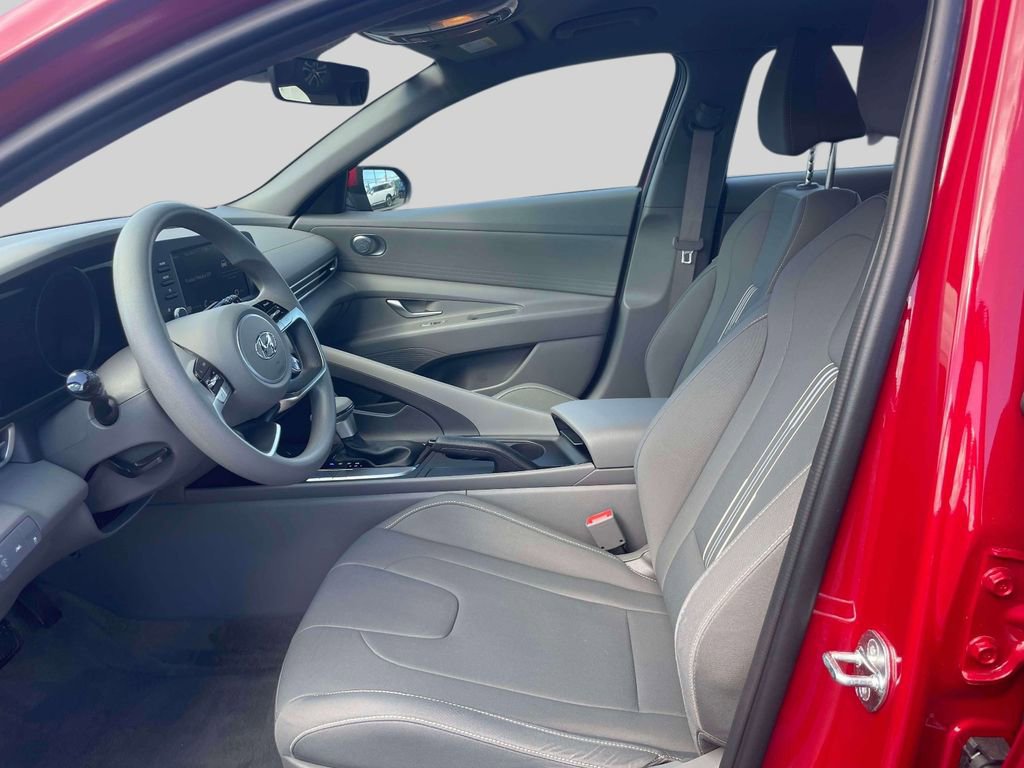 Used 2023 Hyundai Elantra SEL w/ Cargo Package image 15