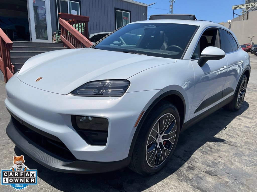 Used 2025 Porsche Macan 4S Electric AWD/4WD image 90