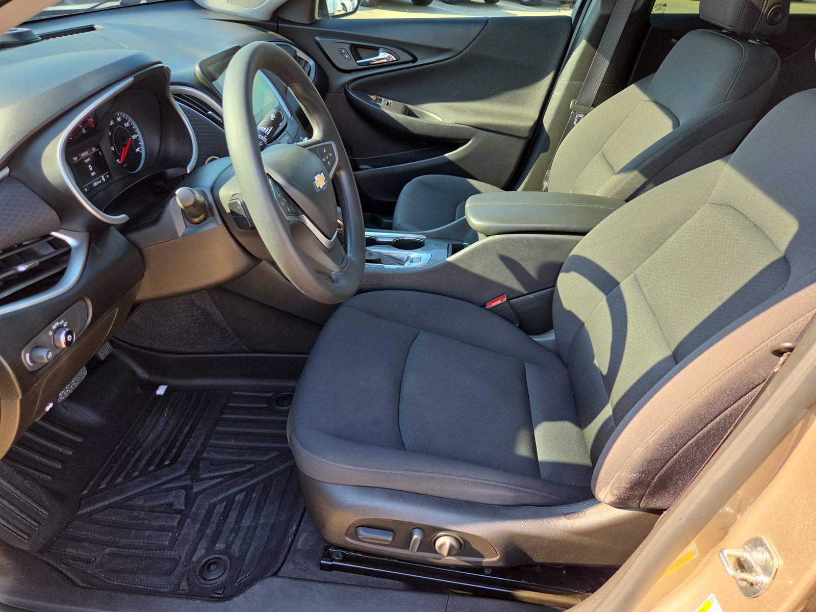 Used 2022 Chevrolet Malibu LT FWD image 19