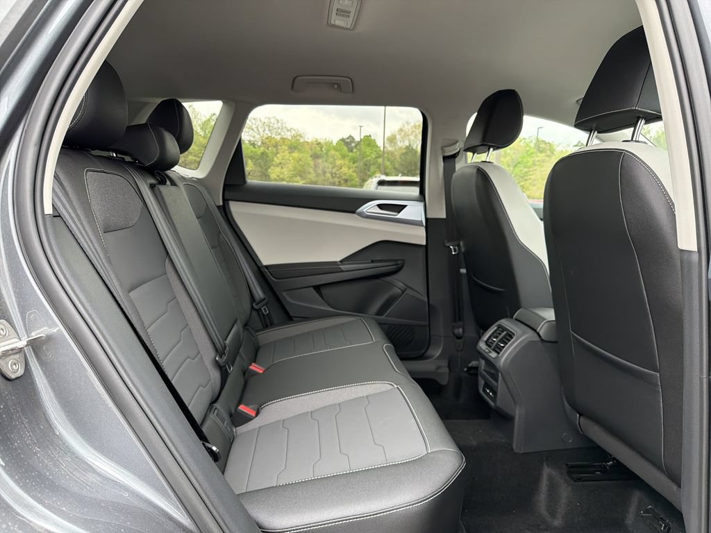 New 2026 Volkswagen Taos SE FWD image 15