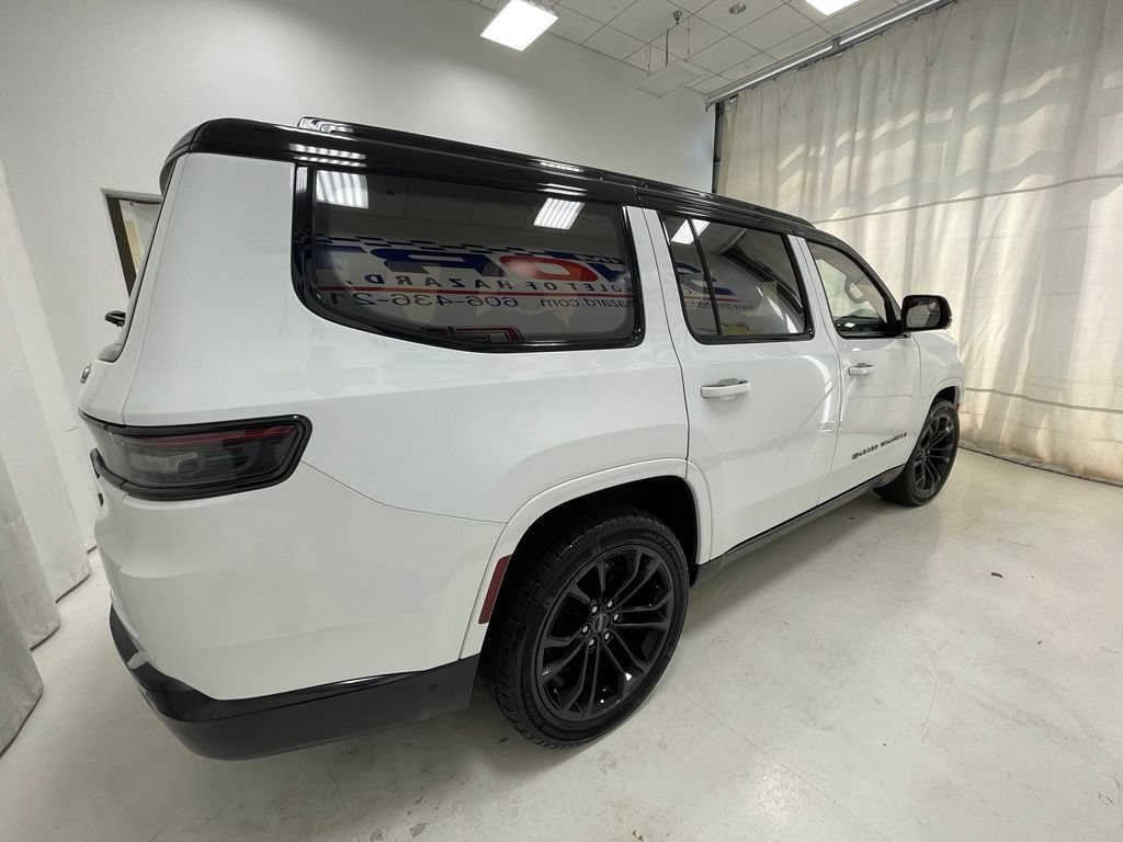 Used 2023 Jeep Grand Wagoneer Series III w/ Rear Seat Video Group 1 AWD/4WD image 4