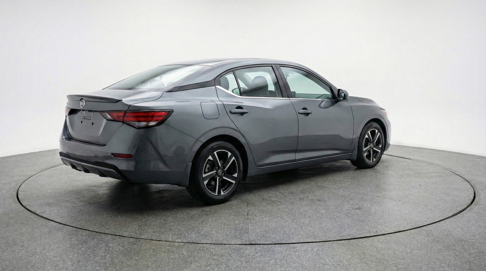 Used 2025 Nissan Sentra SV FWD image 9