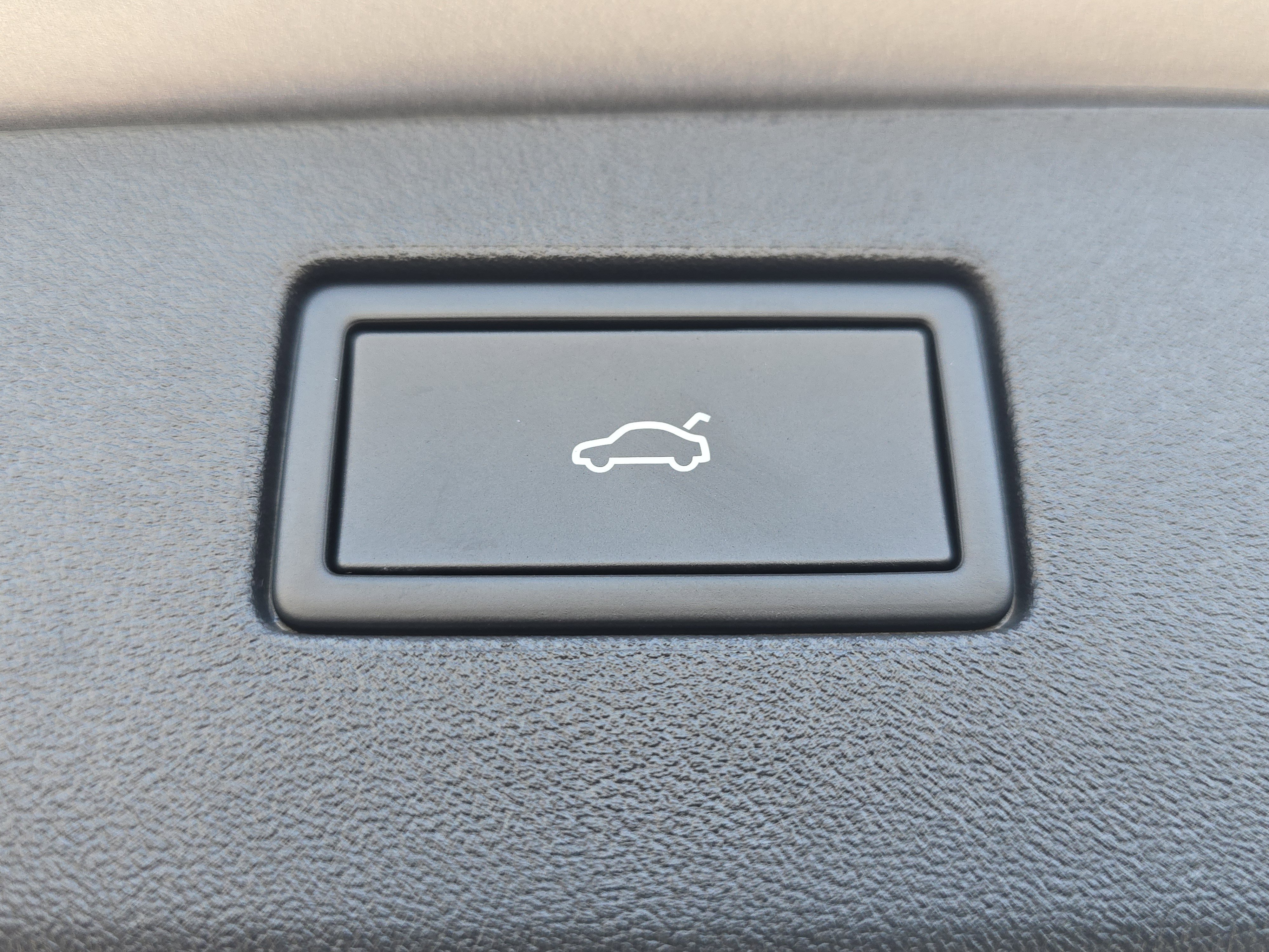 New 2026 Volkswagen Tiguan SE image 16