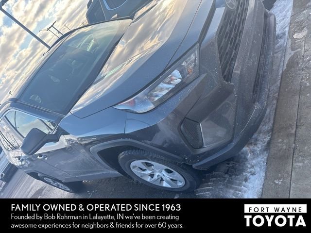 Used 2019 Toyota RAV4 LE image 3