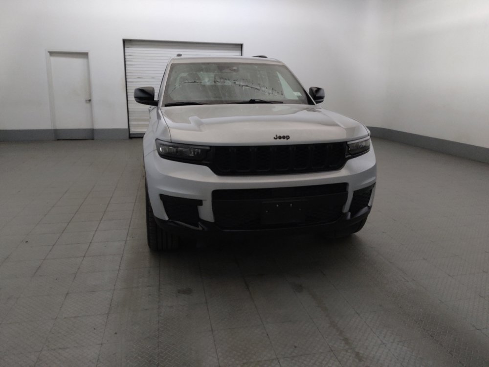 Used 2023 Jeep Grand Cherokee L Laredo AWD/4WD image 14