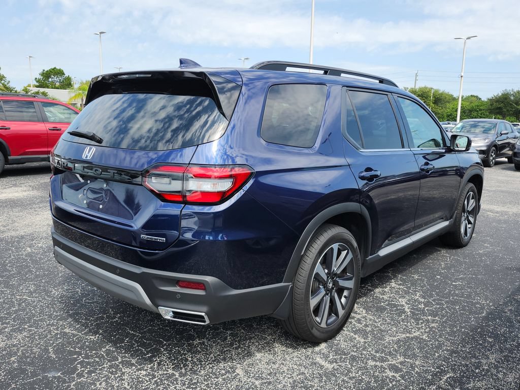 Used 2024 Honda Pilot Touring image 2