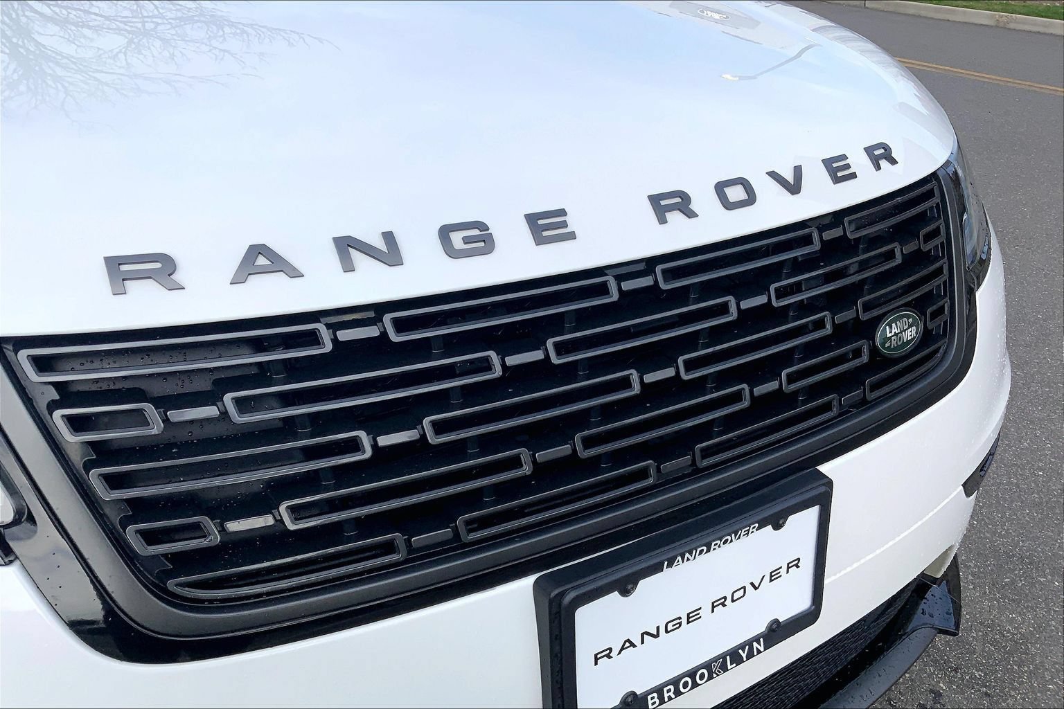 Certified 2026 Land Rover Range Rover Velar Dynamic SE AWD/4WD image 30