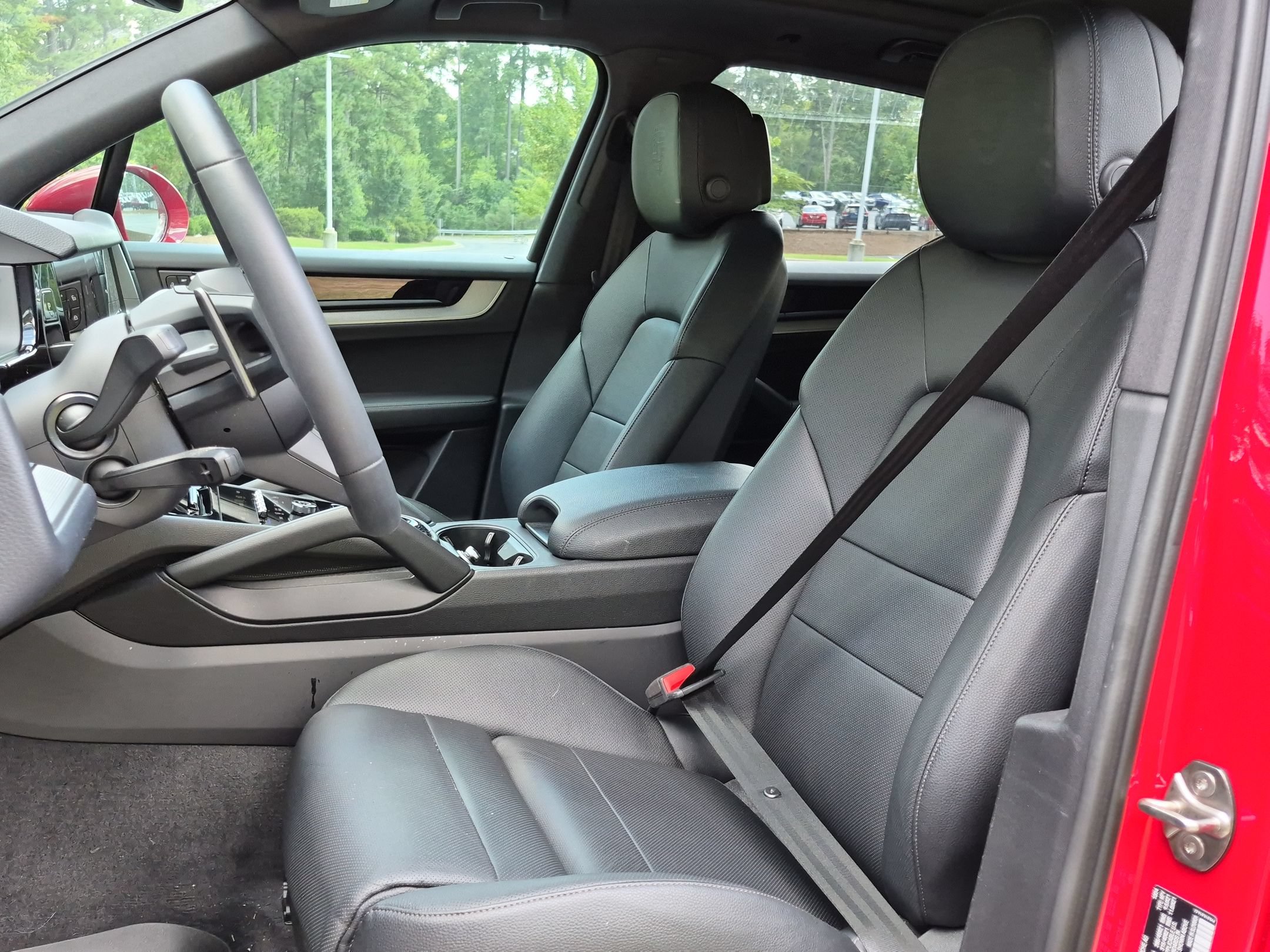 Certified 2025 Porsche Cayenne AWD/4WD image 5
