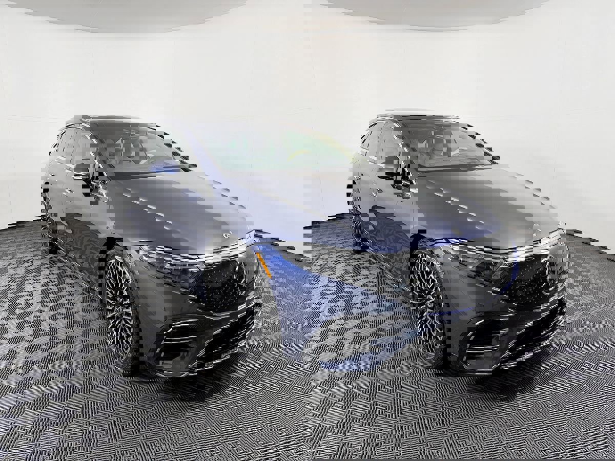 Used 2022 Mercedes-Benz EQS 580 4MATIC Sedan image 5