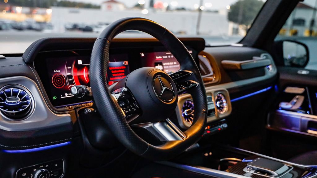 Used 2025 Mercedes-Benz G 550 image 23