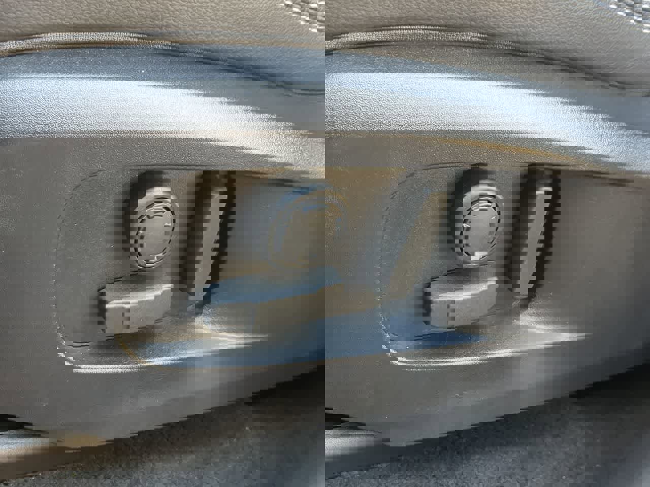 Used 2024 Jaguar F-PACE R-Dynamic S image 17