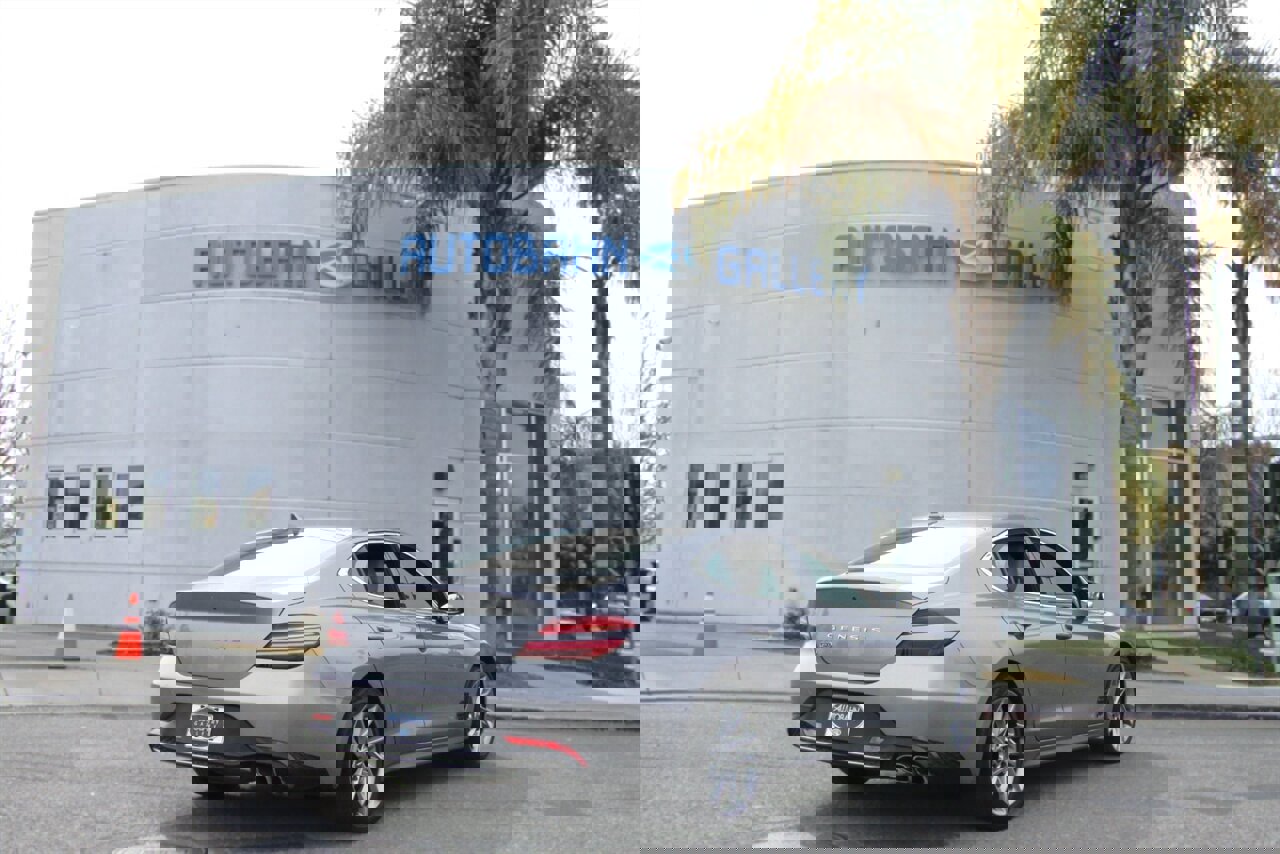 Used 2022 Genesis G70 2.0T RWD image 6