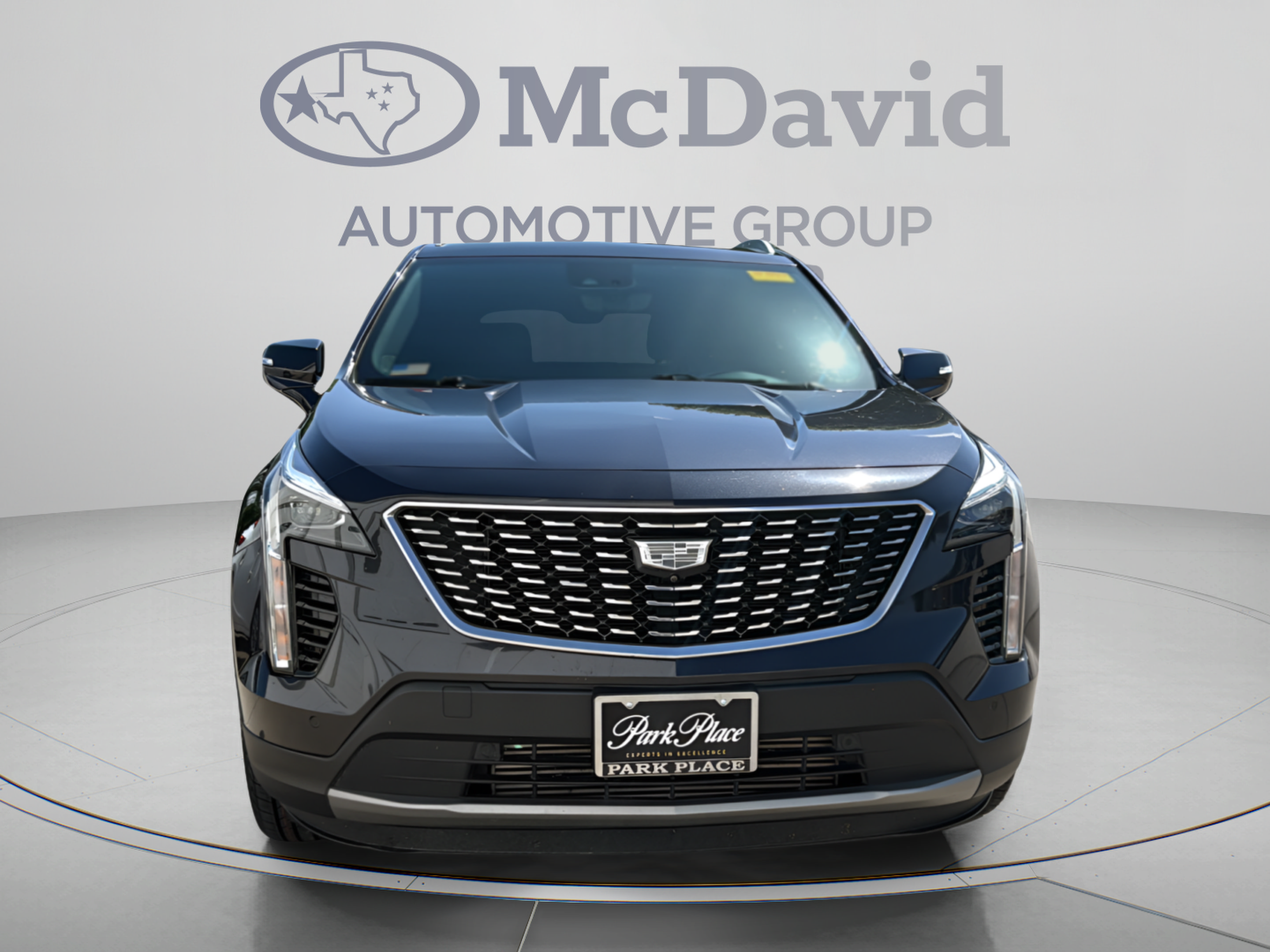 Used 2022 Cadillac XT4 Premium Luxury w/ Enhanced Visibility Package FWD image 9