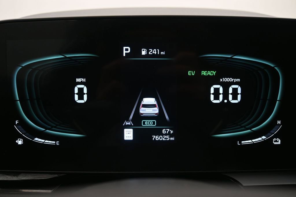 Used 2023 Kia Niro EX FWD image 9