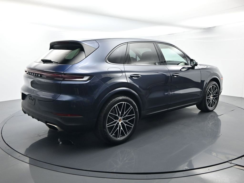 Used 2025 Porsche Cayenne image 15