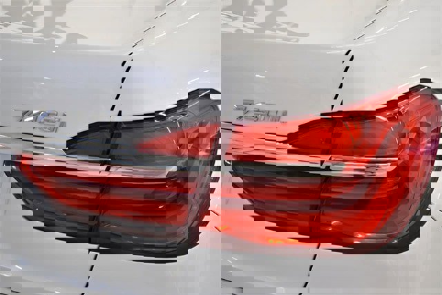 Used 2018 BMW 740i xDrive image 25