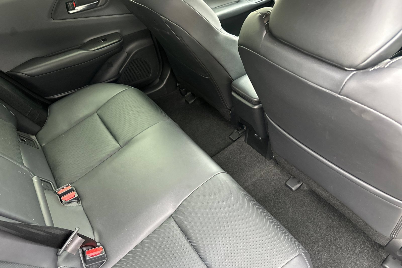 Used 2026 Toyota Prius LE FWD image 17